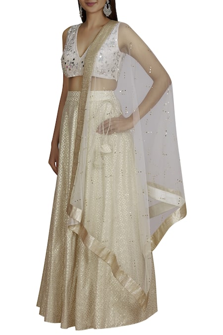 Buy_Neha Khullar_Off White Blouse Silklehanga Brocadedupatta Net Lehenga Set _Online_at_Aza_Fashions