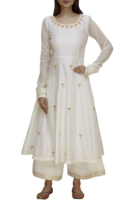 Label Earthen Off White Resham Embroidered Anarkali Set For Kids