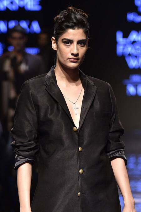 Shop Kunal Rawal Black Suiting Jacket Pant Set at Aza Fashions Shop_Kunal Rawal_Black Suiting Jacket Pant Set_at_Aza_Fashions