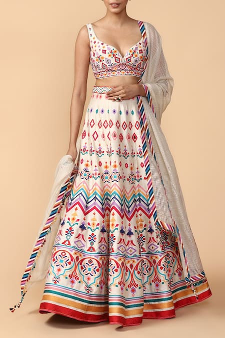 Tarun Tahiliani Off White Raw Silk Leaf Neck Embroidered Lehenga Set 