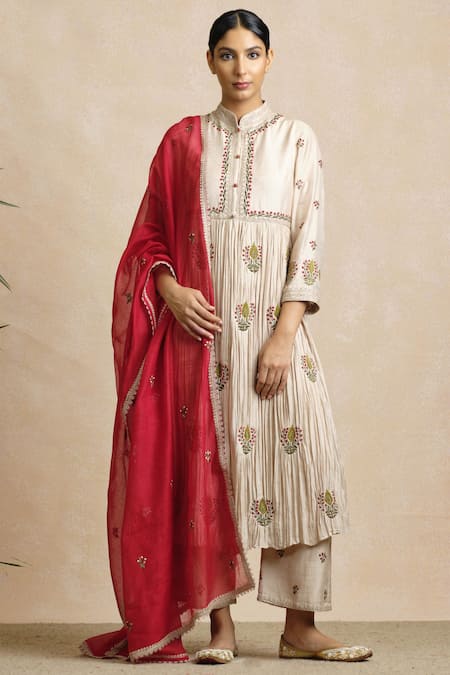 Buy Sue Mue Beige Handloom Maheshwari Cotton, Tussar Georgette Mandarin Collar Kurta Set Online at Aza Fashions Buy_Sue Mue_Beige Handloom Maheshwari Cotton, Tussar Georgette Mandarin Collar Kurta Set _Online_at_Aza_Fashions