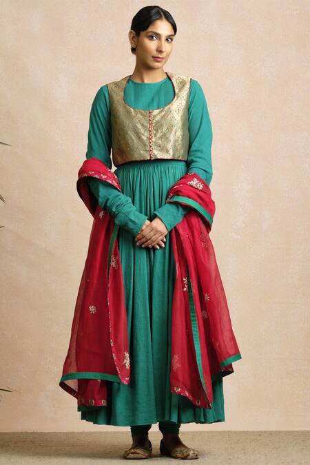 Sue Mue Red Banarasi, Maheswari Handloom Cotton Round Embroidered Anarkali Set Online at Aza Fashions Sue Mue_Red Banarasi, Maheswari Handloom Cotton Round Embroidered Anarkali Set _Online_at_Aza_Fashions