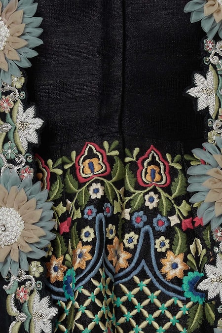 Sonali Gupta Black Blended Silk Kurta V Neck Embroidered Sharara Set at Aza Fashions Sonali Gupta_Black Blended Silk Kurta V Neck Embroidered Sharara Set _at_Aza_Fashions