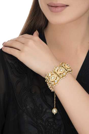 Shop Auraa Trends Gold Plated Stones, Beads Kundan Bracelet at Aza Fashions Shop_Auraa Trends_Gold Plated Stones, Beads Kundan Bracelet _at_Aza_Fashions