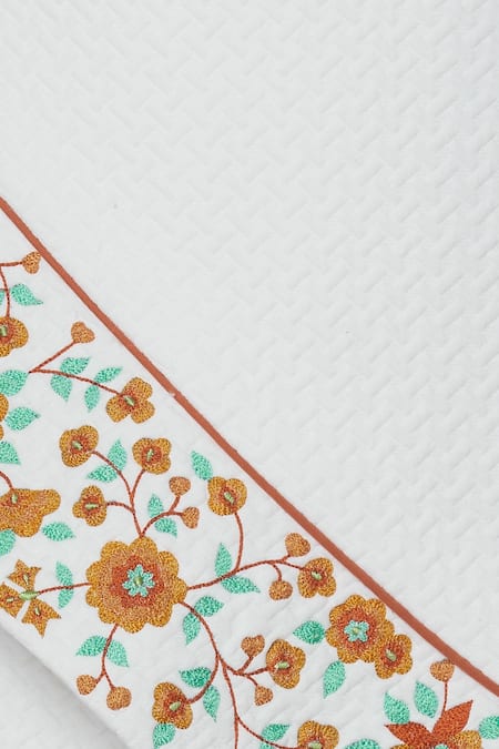 Sol By Piyush Dedhia_White Quilt Stretch Overlap Sherwani Set  _at_Aza_Fashions