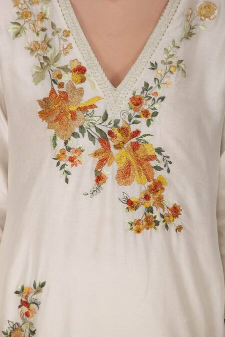 Shop_Varun Bahl_White Chanderi V Neck Embroidered Kurta Set_Online_at_Aza_Fashions