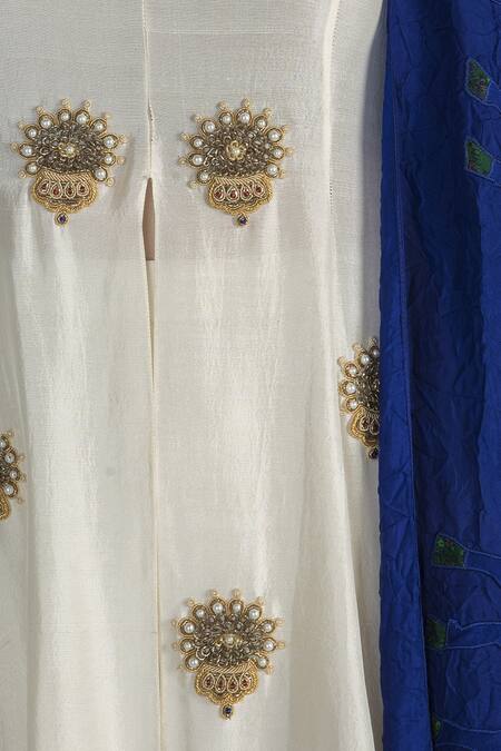 Buy_Masaba_Off White Silk Cape Kurta Set_Online_at_Aza_Fashions