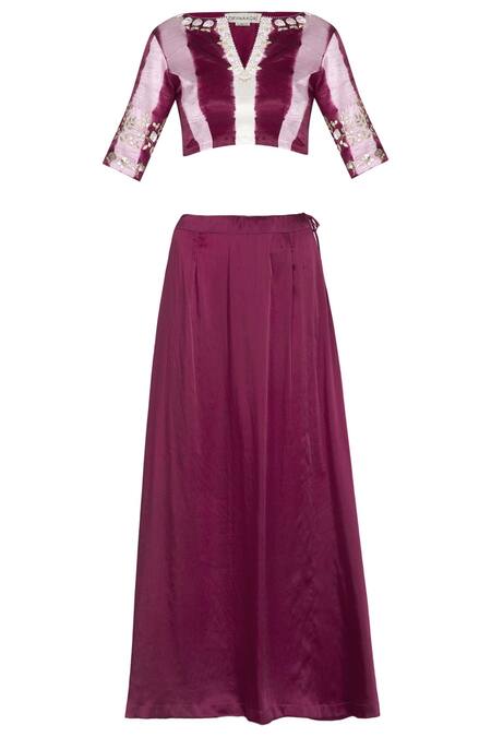 Buy Devnaagri Wine Organza, Gajji Silk Bateau Embroidered Saree With Blouse Online at Aza Fashions Buy_Devnaagri_Wine Organza, Gajji Silk Bateau Embroidered Saree With Blouse_Online_at_Aza_Fashions