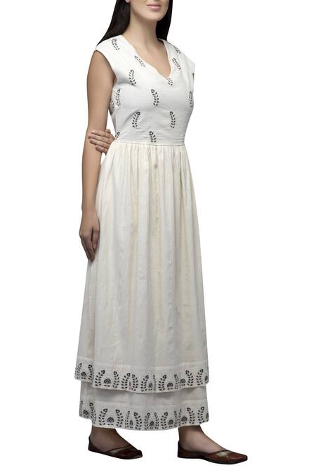 S & V Designs Off White Dobby Cotton V Neck Layered Midi Dress Online at Aza Fashions S & V Designs_Off White Dobby Cotton V Neck Layered Midi Dress_Online_at_Aza_Fashions