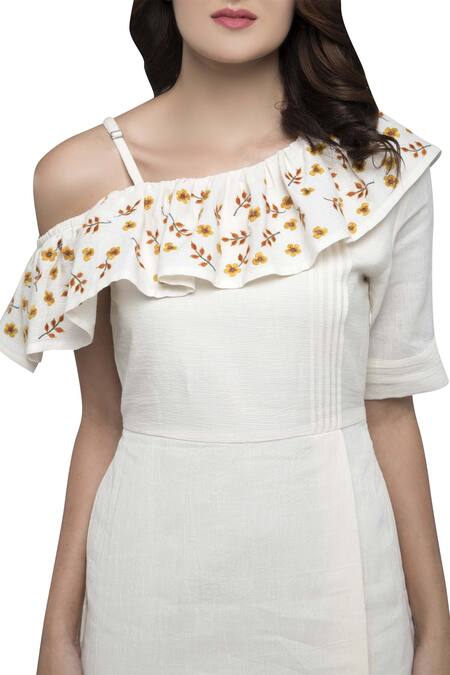 S & V Designs Off White Dobby Cotton Asymmetric One Shoulder Midi Dress at Aza Fashions S & V Designs_Off White Dobby Cotton Asymmetric One Shoulder Midi Dress_at_Aza_Fashions