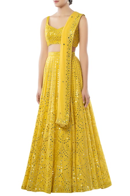 Buy_Tamanna Punjabi Kapoor_Yellow Georgette Sweetheart Neck Embroidered Bridal Lehenga Set _Online_at_Aza_Fashions