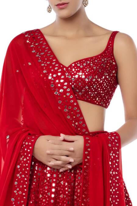 Tamanna Punjabi Kapoor Red Georgette Decolletage Embroidered Bridal Lehenga Set at Aza Fashions Tamanna Punjabi Kapoor_Red Georgette Decolletage Embroidered Bridal Lehenga Set _at_Aza_Fashions