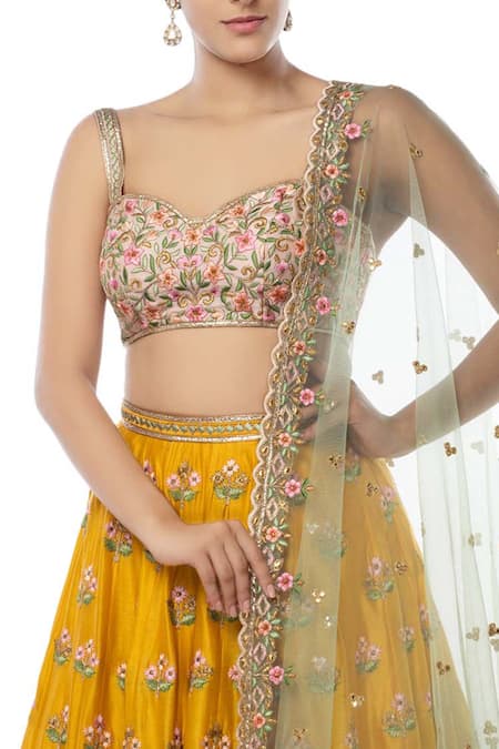 Tamanna Punjabi Kapoor_Yellow Sweetheart Neck Chanderi Bridal Lehenga Set  _at_Aza_Fashions