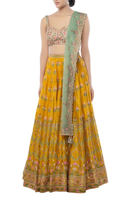 Buy_Tamanna Punjabi Kapoor_Yellow Sweetheart Neck Chanderi Bridal Lehenga Set  _Online_at_Aza_Fashions