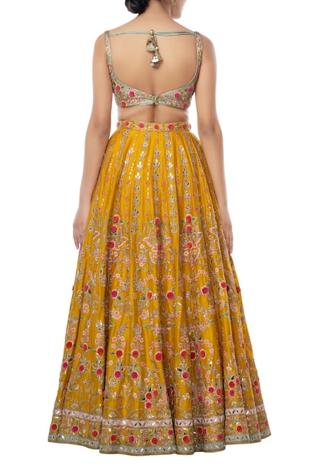 Shop Tamanna Punjabi Kapoor Yellow Net, Chanderi Silk Sweetheart Neck Embroidered Bridal Lehenga Set at Aza Fashions Shop_Tamanna Punjabi Kapoor_Yellow Net, Chanderi Silk Sweetheart Neck Embroidered Bridal Lehenga Set _at_Aza_Fashions