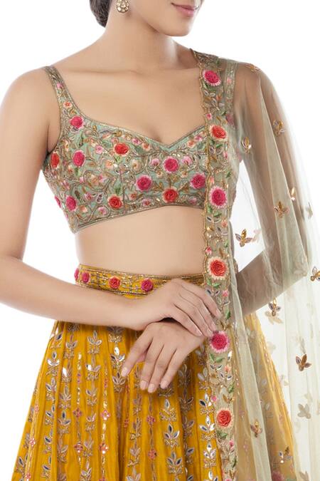 Tamanna Punjabi Kapoor Yellow Net, Chanderi Silk Sweetheart Neck Embroidered Bridal Lehenga Set at Aza Fashions Tamanna Punjabi Kapoor_Yellow Net, Chanderi Silk Sweetheart Neck Embroidered Bridal Lehenga Set _at_Aza_Fashions