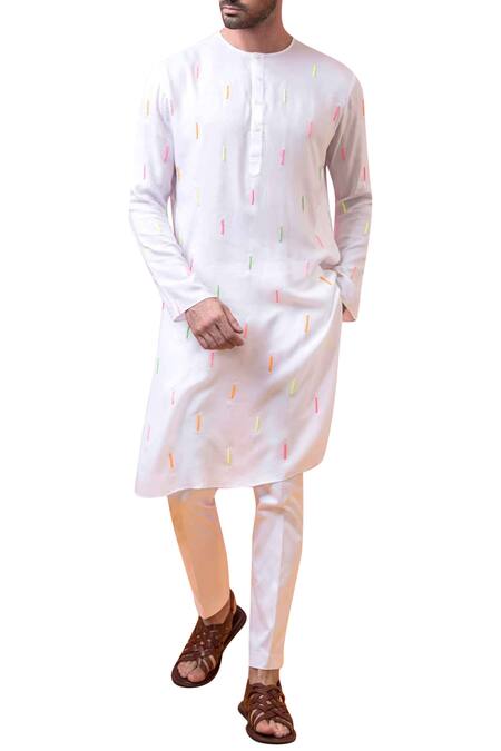 Arjuun Kilachand_White Cotton Embroidered Kurta _Online_at_Aza_Fashions