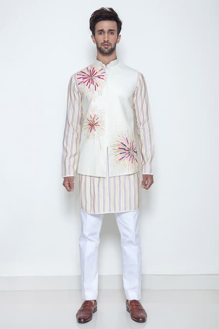 Arjuun Kilachand Embroidered Bundi with Kurta 