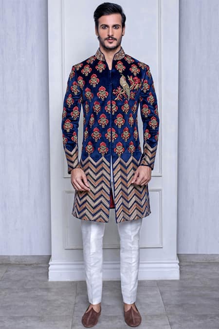 ARJUUN KILACHAND Embroidered Velvet Sherwani 