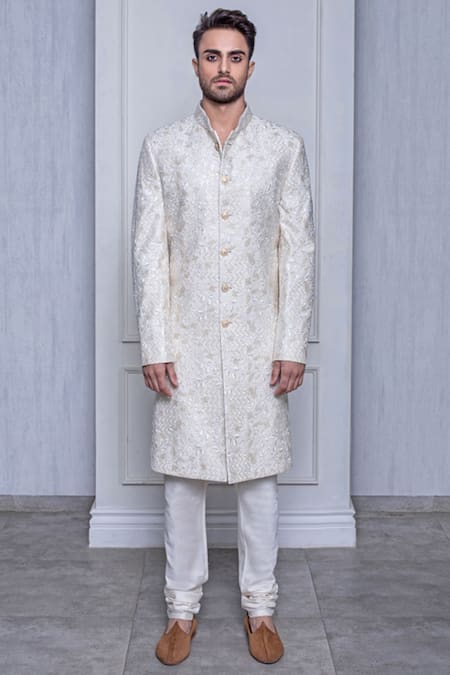 Arjuun Kilachand Off White Chanderi Silk Sherwani Online at Aza Fashions Arjuun Kilachand_Off White Chanderi Silk Sherwani _Online_at_Aza_Fashions