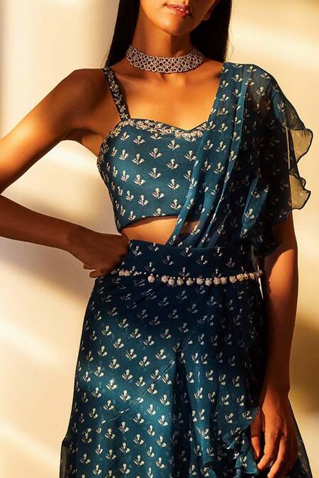 Buy Sana Barreja Blue Chiffon Sweetheart Neck Embroidered Saree Set Online at Aza Fashions Buy_Sana Barreja_Blue Chiffon Sweetheart Neck Embroidered Saree Set _Online_at_Aza_Fashions