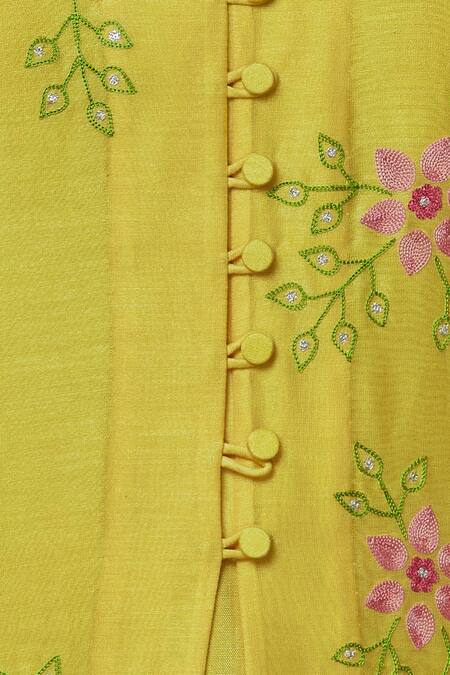 Nachiket Barve_Yellow Chanderi Kurta Mandarin Collar Inner V Neck Embroidered_at_Aza_Fashions