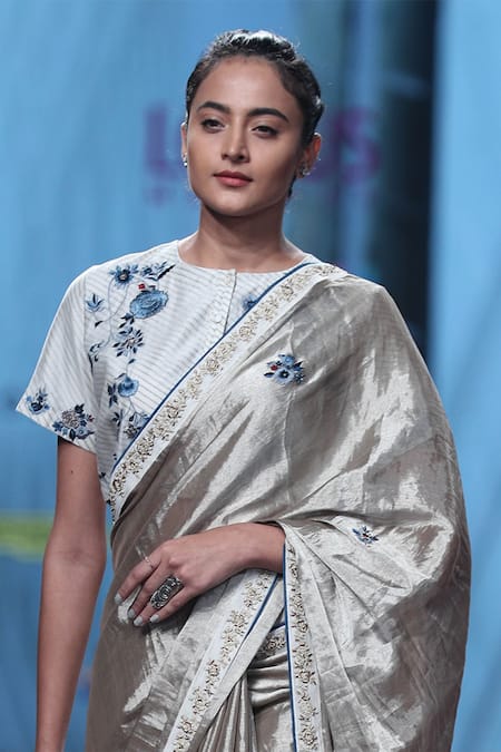 PRAMA BY PRATIMA PANDEY_Silver Tissue Silk Round Embroidered Saree Set  _Online_at_Aza_Fashions