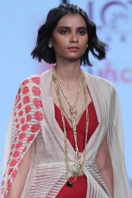 Shop NIDHIKA SHEKHAR Red Organza Sweetheart Neck Printed Jacket With Pant Set at Aza Fashions Shop_NIDHIKA SHEKHAR_Red Organza Sweetheart Neck Printed Jacket With Pant Set _at_Aza_Fashions