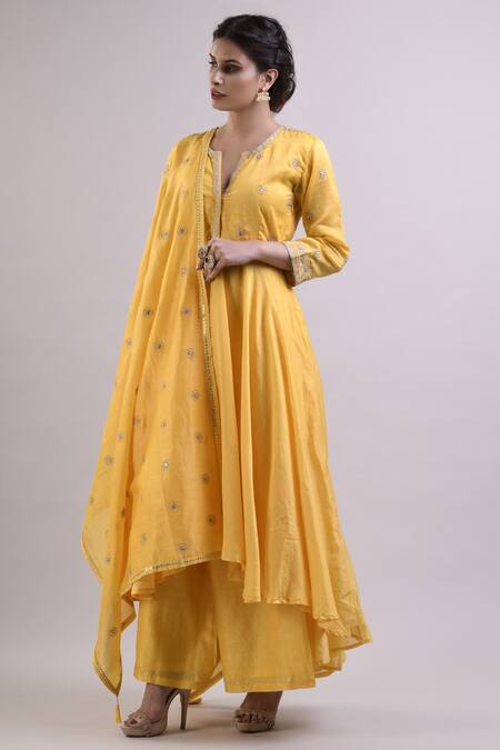 Buy Surendri Yellow Chanderi Round Anarkali Set Online at Aza Fashions Buy_Surendri_Yellow Chanderi Round Anarkali Set_Online_at_Aza_Fashions
