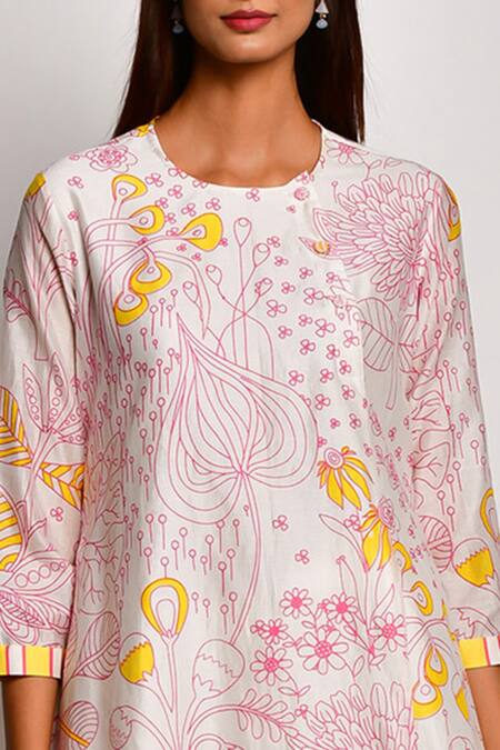 Swati Vijaivargie_Pink Chanderi Round Kurta With Dhoti Pant_at_Aza_Fashions