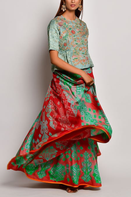 Shop Swati Vijaivargie Red Silk Round Crop Top With Shibori Skirt at Aza Fashions Shop_Swati Vijaivargie_Red Silk Round Crop Top With Shibori Skirt _at_Aza_Fashions