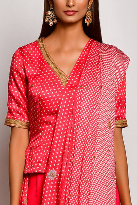 Swati Vijaivargie_Red Viscose Silk Satin V Neck Printed Pre-draped Pant Saree _at_Aza_Fashions