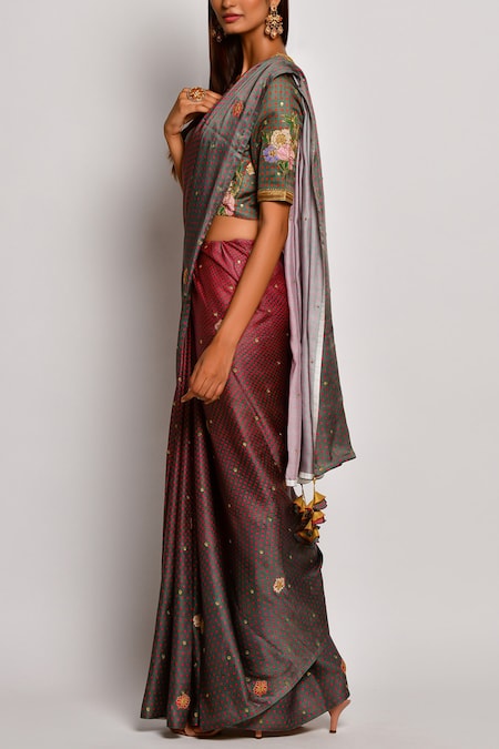 Swati Vijaivargie Red Viscose Silk Satin Round Printed Saree With Blouse Online at Aza Fashions Swati Vijaivargie_Red Viscose Silk Satin Round Printed Saree With Blouse _Online_at_Aza_Fashions