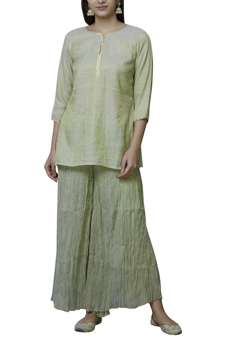 Nini Mishra Embroidered Short Kurta 