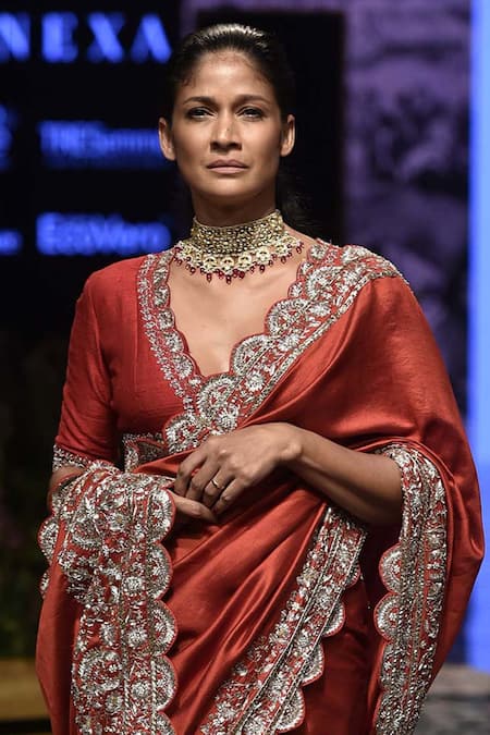 Jayanti Reddy_Red Silk V Neck Saree Set _Online_at_Aza_Fashions