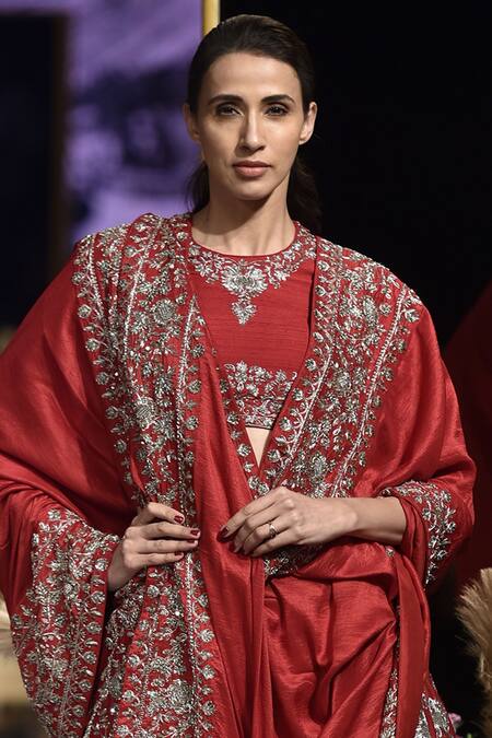 Jayanti Reddy Red Silk Lehenga Set Online at Aza Fashions Jayanti Reddy_Red Silk Lehenga Set_Online_at_Aza_Fashions