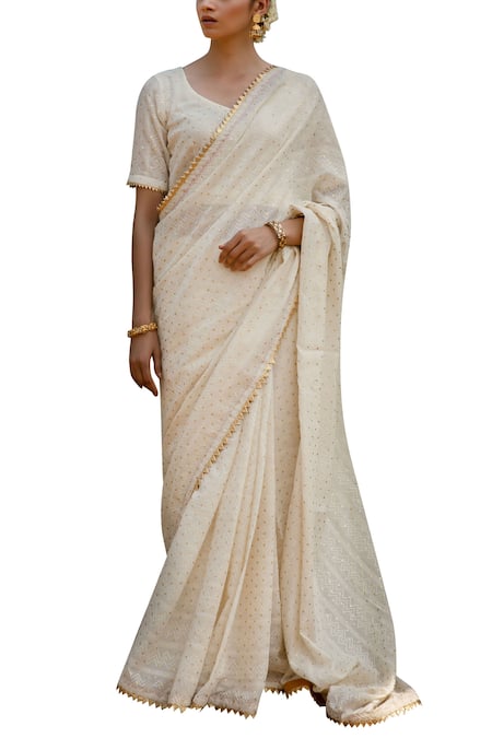 Kharakapas Off White Printed Saree With Blouse  