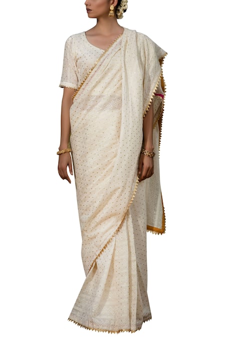 Kharakapas_Off White Printed Saree With Blouse _Online_at_Aza_Fashions