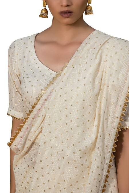 Shop_Kharakapas_Off White Printed Saree With Blouse _Online_at_Aza_Fashions