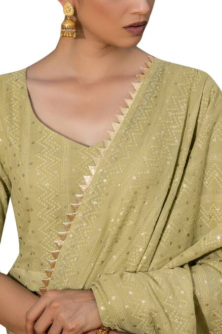 Shop_Kharakapas_Green Printed Saree With Blouse _Online_at_Aza_Fashions