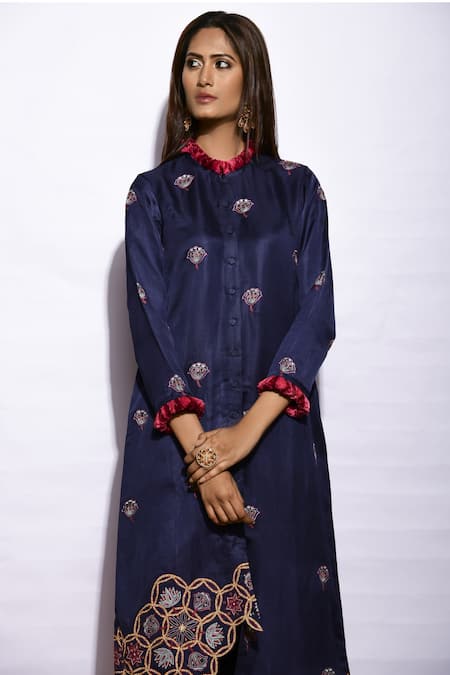 Buy_Swati Vijaivargie_Blue Linen Satin Round Embroidered Asymmetric Kurta Set _Online_at_Aza_Fashions