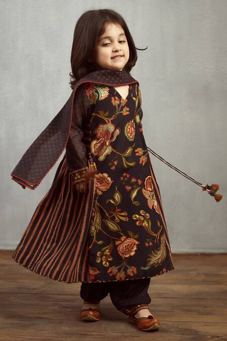 Torani Black Chanderi, Cotton Printed Kurta Set Online at Aza Fashions Torani_Black Chanderi, Cotton Printed Kurta Set_Online_at_Aza_Fashions