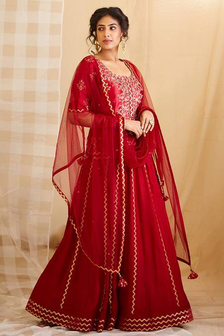 Shyam Narayan Prasad Maroon Silk, Chanderi Brocade Round Embroidered Kurta Lehenga Set Online at Aza Fashions Shyam Narayan Prasad_Maroon Silk, Chanderi Brocade Round Embroidered Kurta Lehenga Set _Online_at_Aza_Fashions