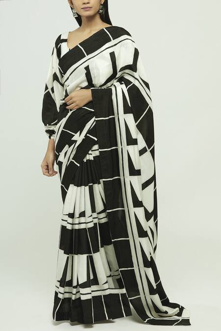 Shop Vedika M Black Square Neck Printed Silk Saree With Blouse Online at Aza Fashions Shop_Vedika M_Black Square Neck Printed Silk Saree With Blouse _Online_at_Aza_Fashions