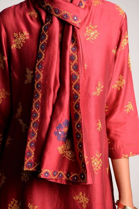 Shop Umbar Wine Embroidered Stole at Aza Fashions Shop_Umbar_Wine Embroidered Stole_at_Aza_Fashions