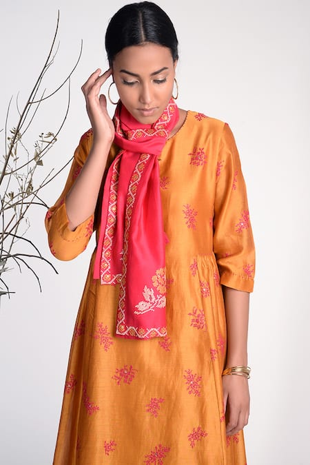 Umbar Embroidered Stole 