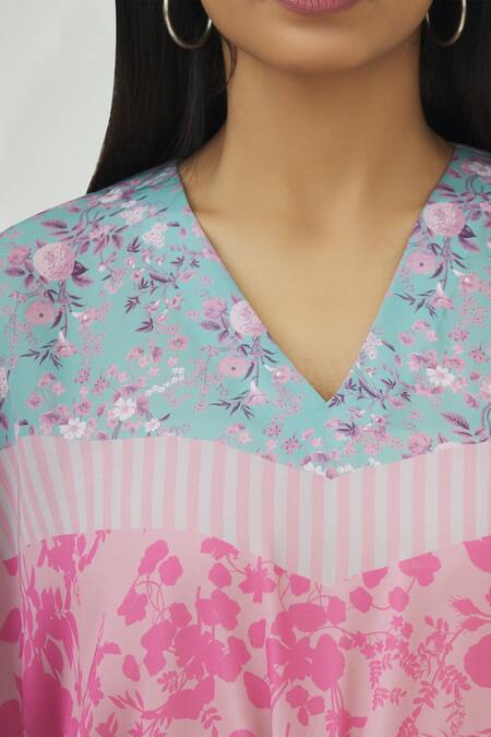 Buy_Siddhartha Bansal_Green Laser Satin V-shaped Printed Kaftan 