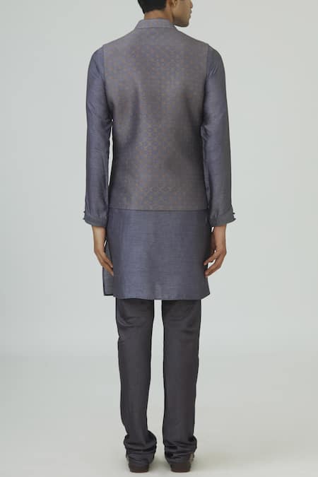 Shop Vanshik Grey Silk Bundi Kurta Set at Aza Fashions Shop_Vanshik_Grey Silk Bundi Kurta Set _at_Aza_Fashions