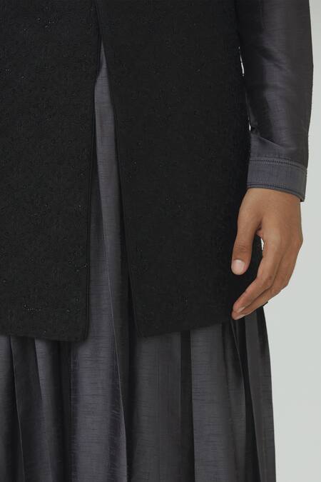 Vanshik Black Silk Bundi Kurta Set at Aza Fashions Vanshik_Black Silk Bundi Kurta Set _at_Aza_Fashions