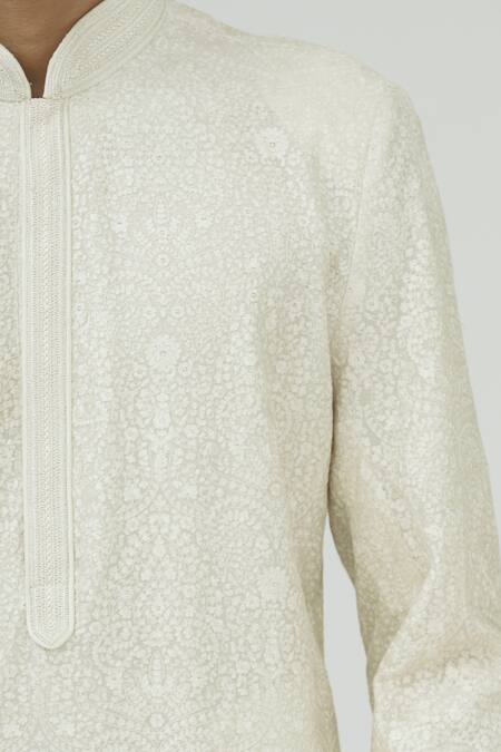 Vanshik Off White Chanderi Silk Kurta Set at Aza Fashions Vanshik_Off White Chanderi Silk Kurta Set _at_Aza_Fashions